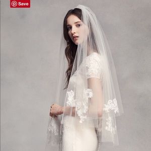 David’s Bridal Vera Wang Fingertip Lace Veil